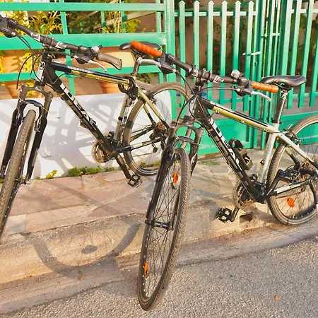 A-ma-ru-to Амаринтос